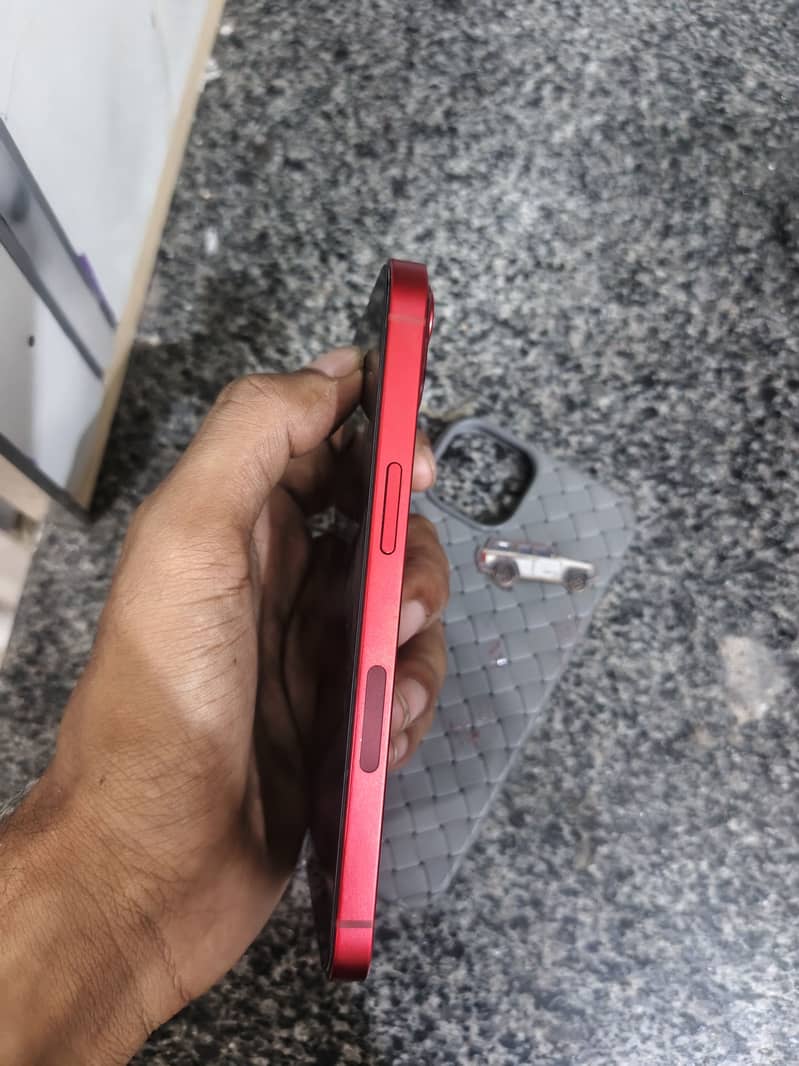 Apple iPhone 13 4