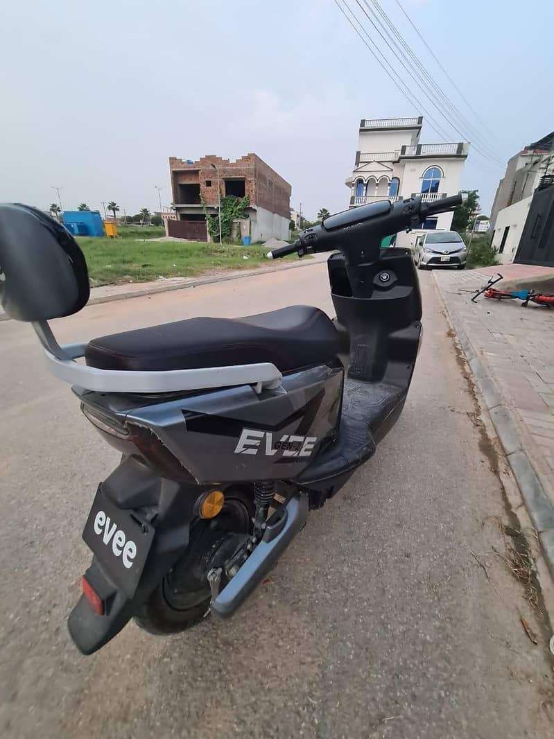 ev scootey 1