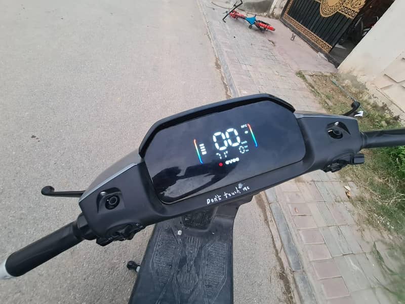 ev scootey 4