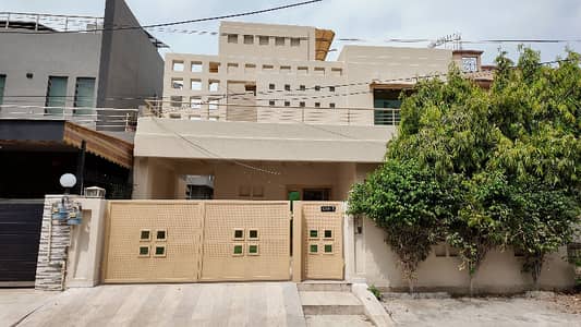 Reserve A Prime Location House Of 10 Marla Now In Punjab Coop Housing Society