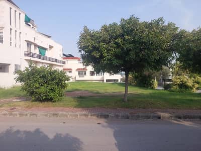 1 kanal Solid Land Plot near Cuty School