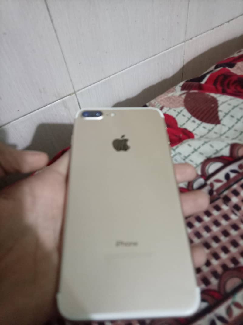 Apple iPhone 7 Plus 1