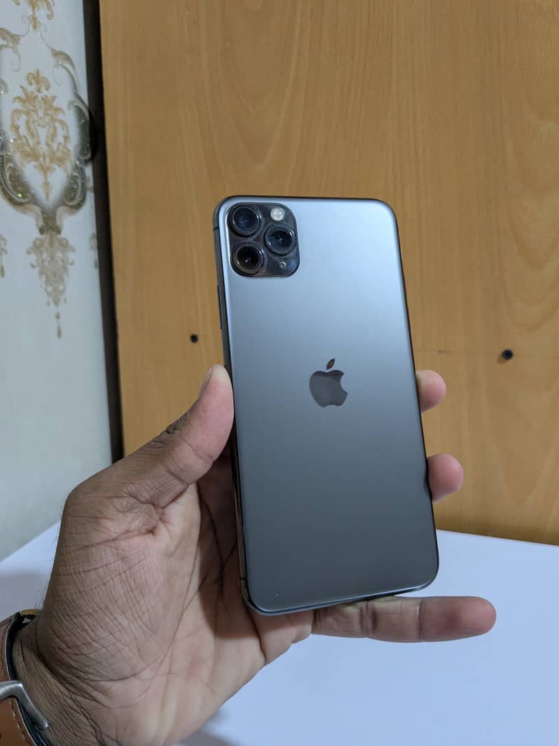 Apple iPhone 11 Pro Max 1