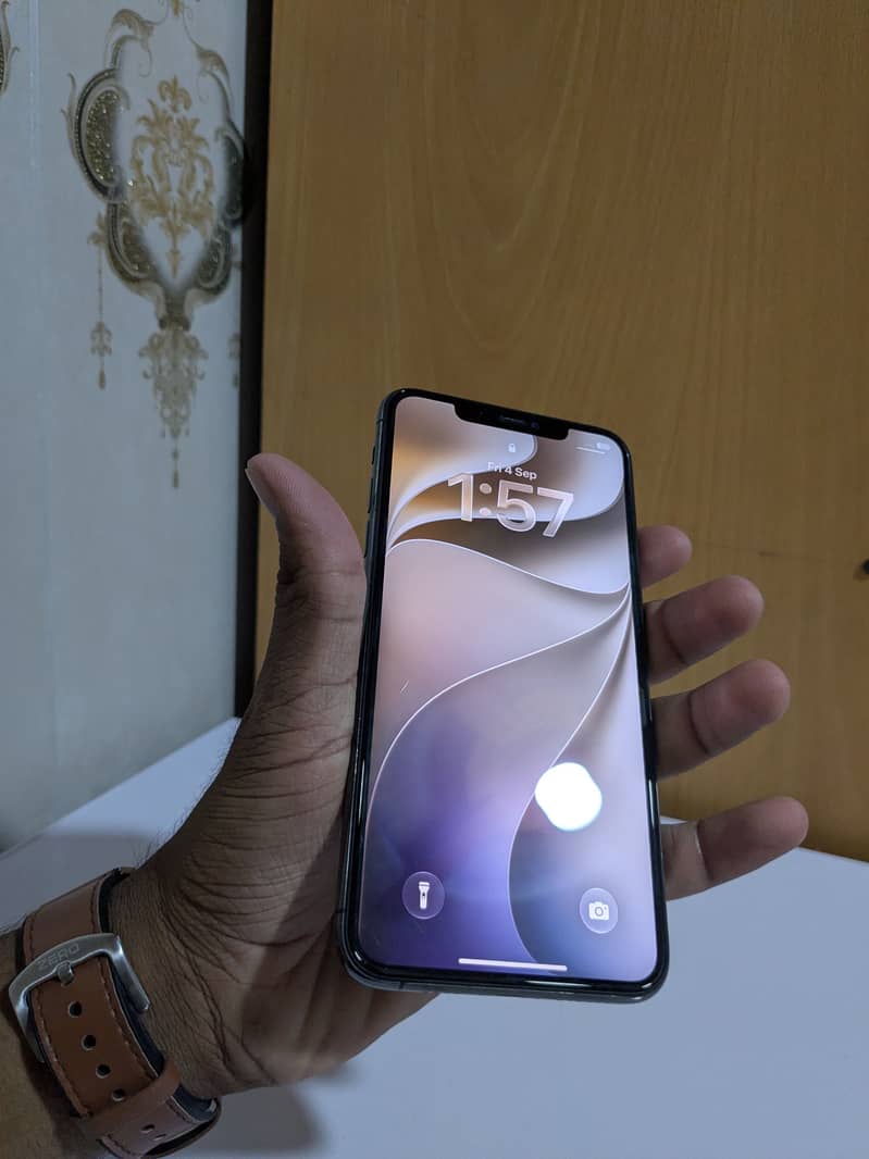 Apple iPhone 11 Pro Max 6