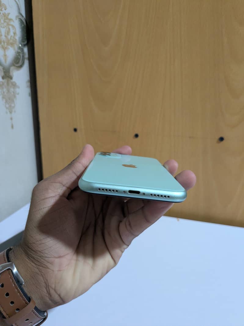 Apple iPhone 11 Pro Max 8