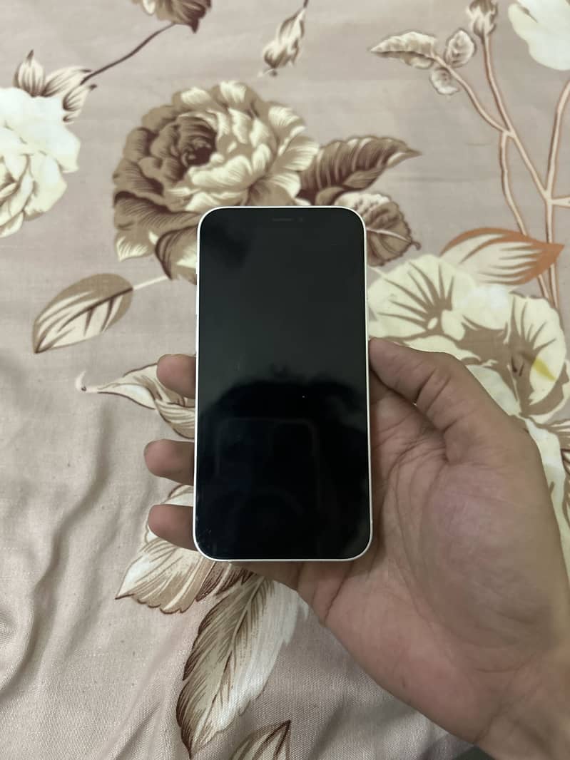 Apple iPhone 12 mini 4