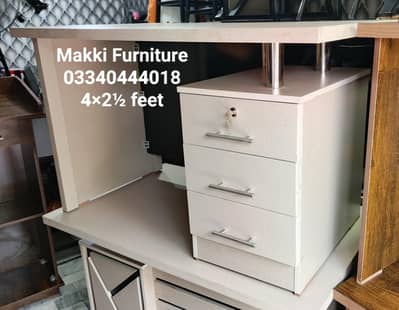 Office table/Computer table/Executive office table/Office furniture