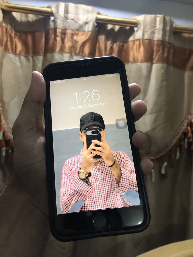 Apple iPhone 7 Plus 0