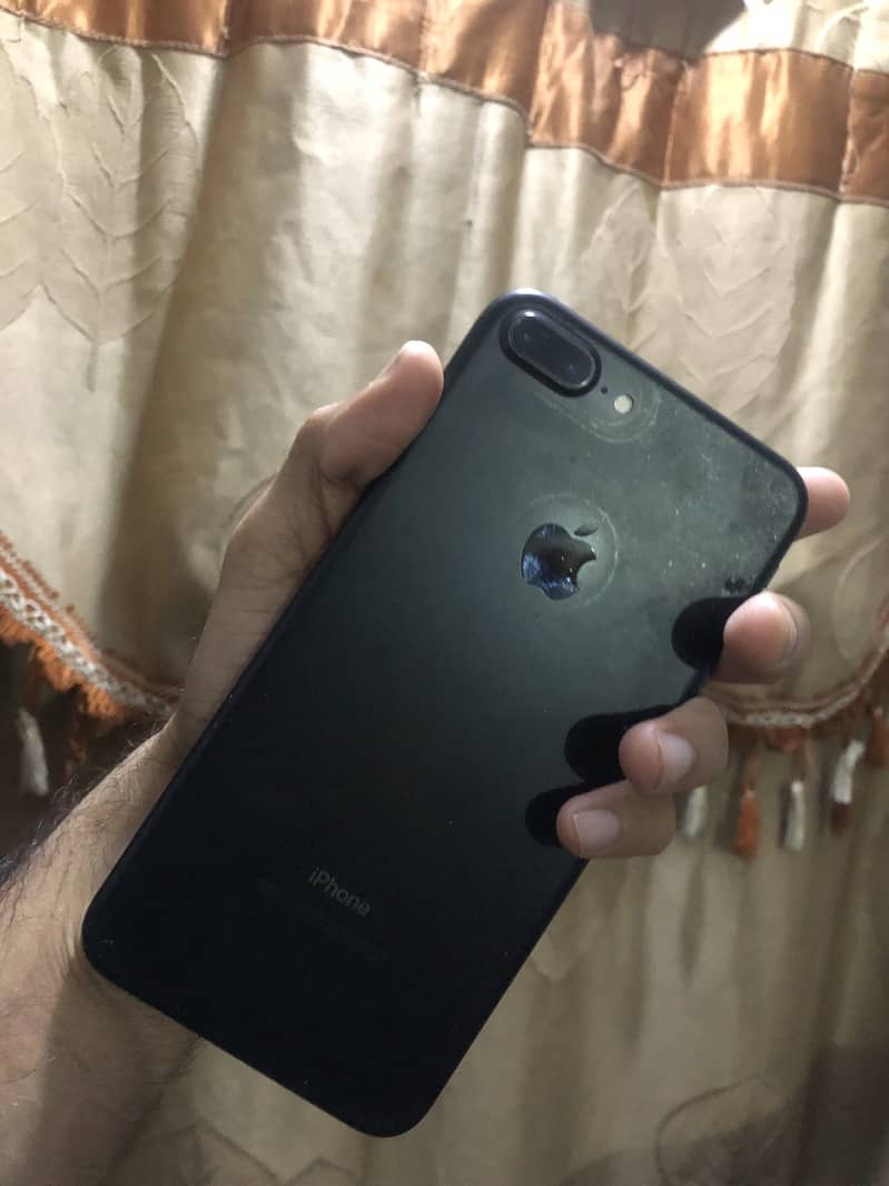 Apple iPhone 7 Plus 1