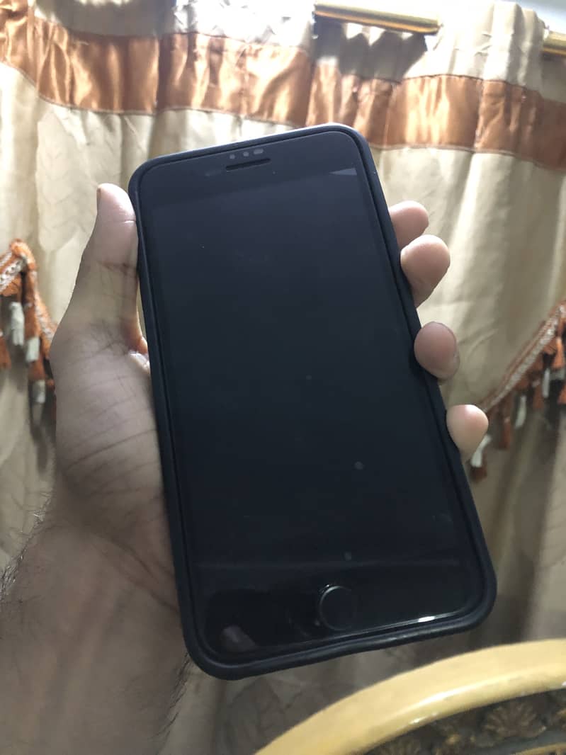 Apple iPhone 7 Plus 2
