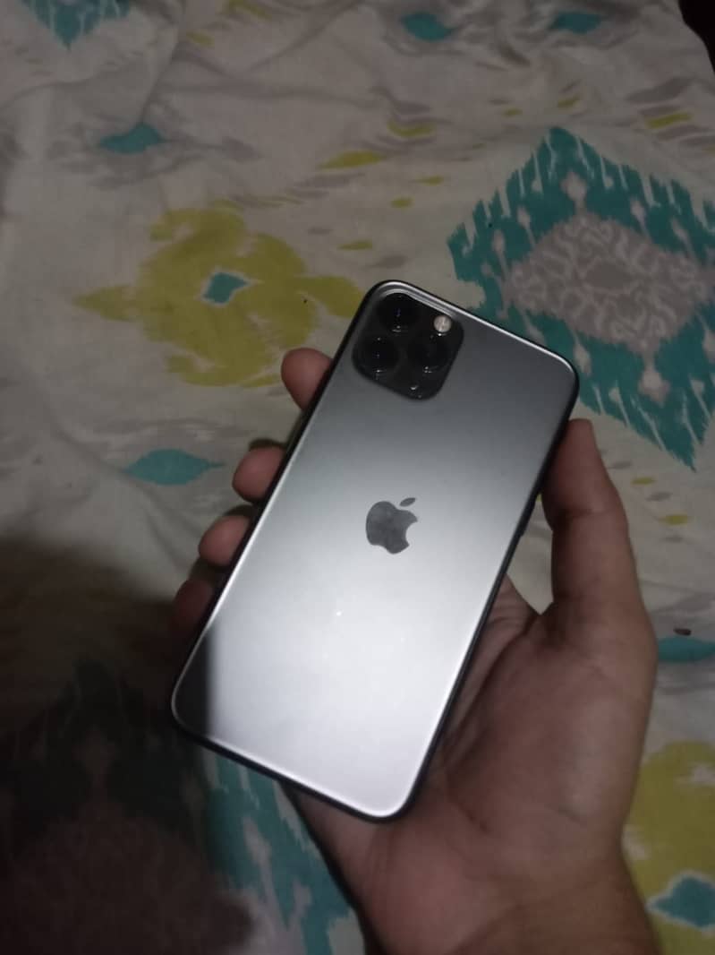 Apple iPhone 11 Pro 1