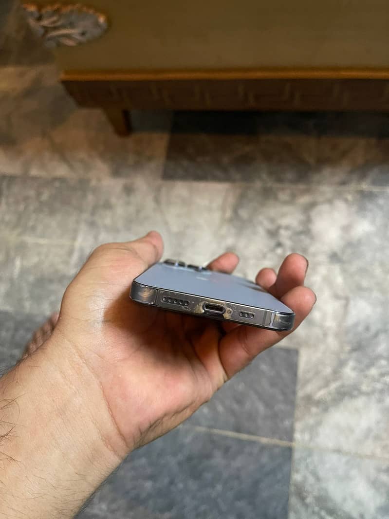 Apple iPhone 13 Pro 1