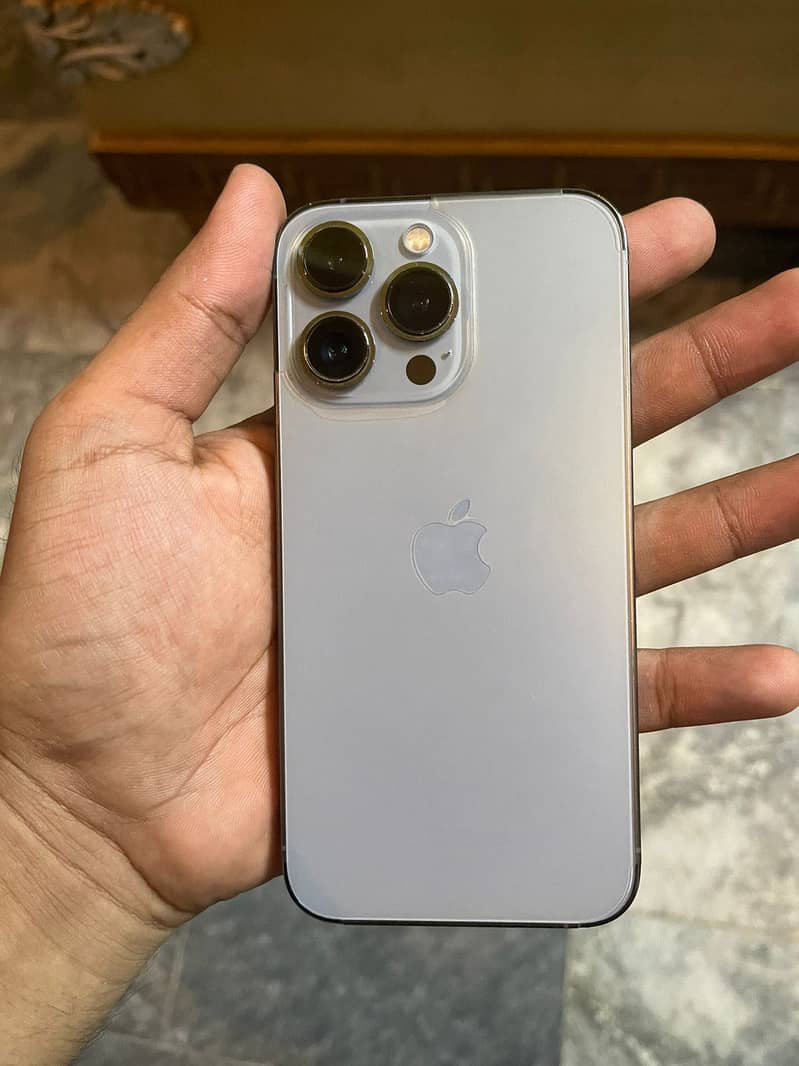Apple iPhone 13 Pro 6