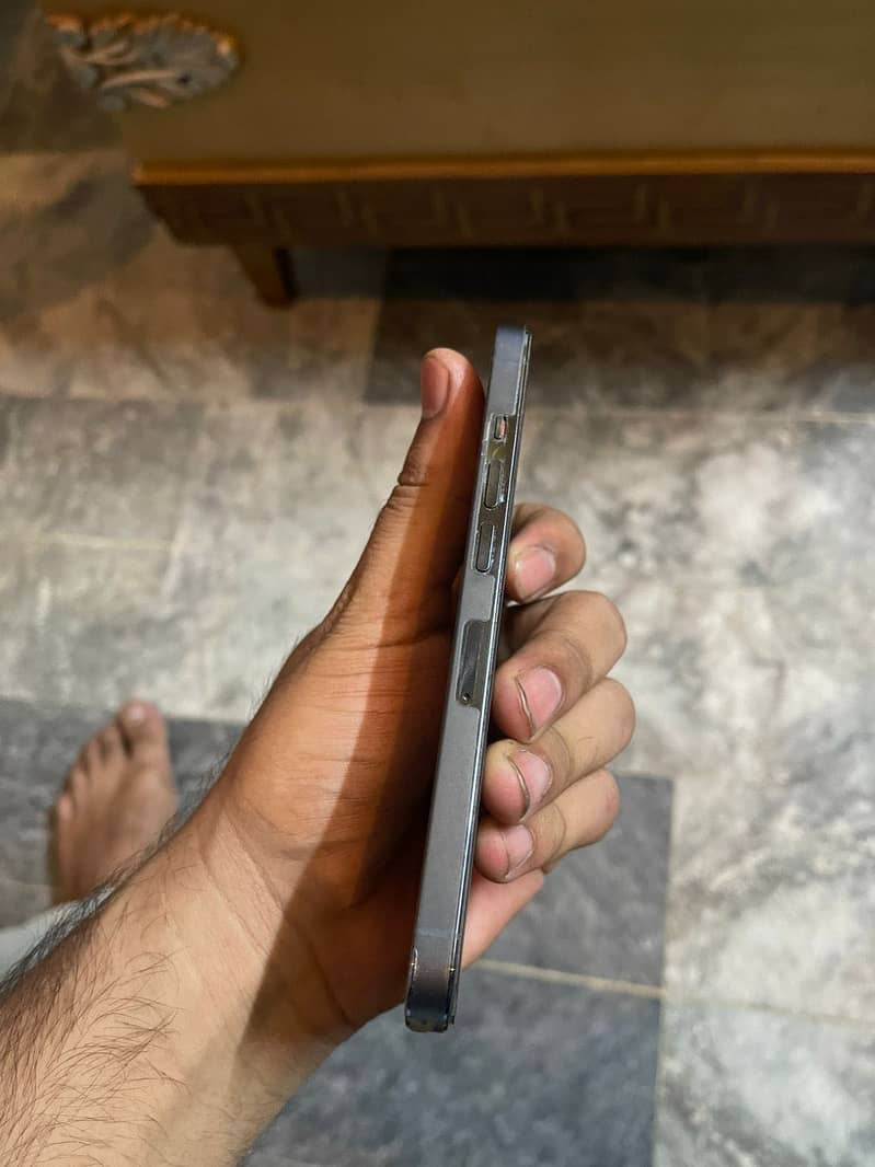 Apple iPhone 13 Pro 8