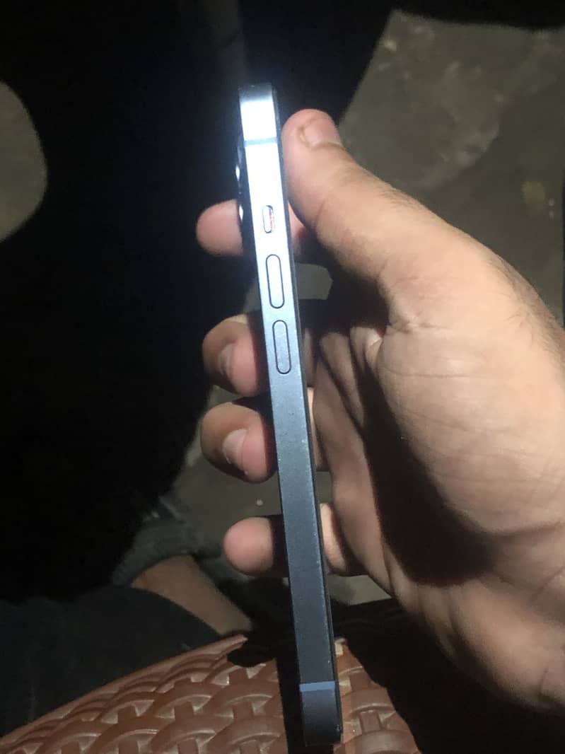 Apple iPhone 14 3