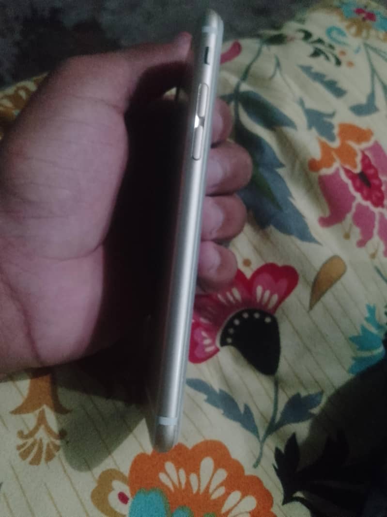 Apple iPhone 6 4
