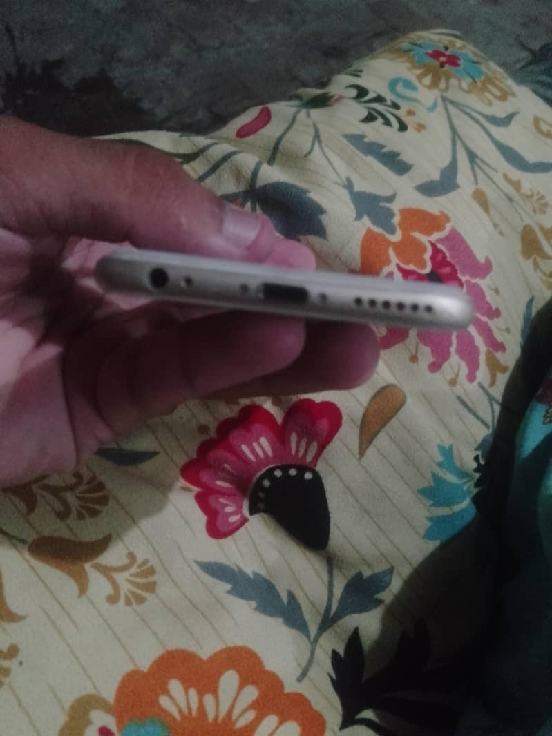 Apple iPhone 6 5