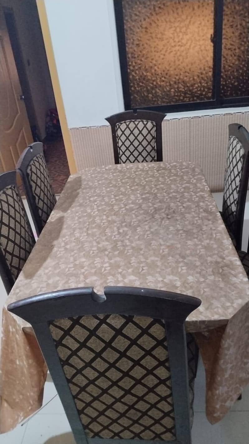 dining table with 6 chiars 0