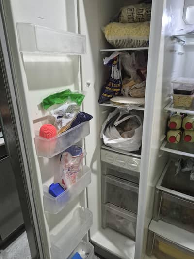 Used  double door kenwood fridge