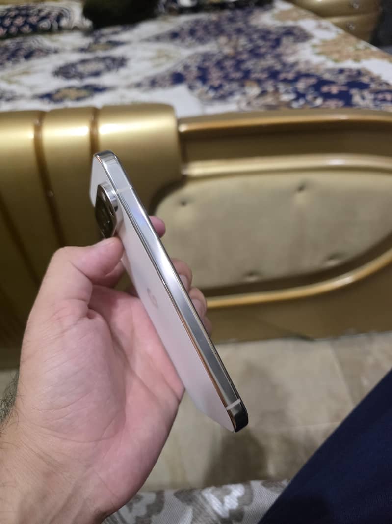 Google Pixel 9 Pro 4