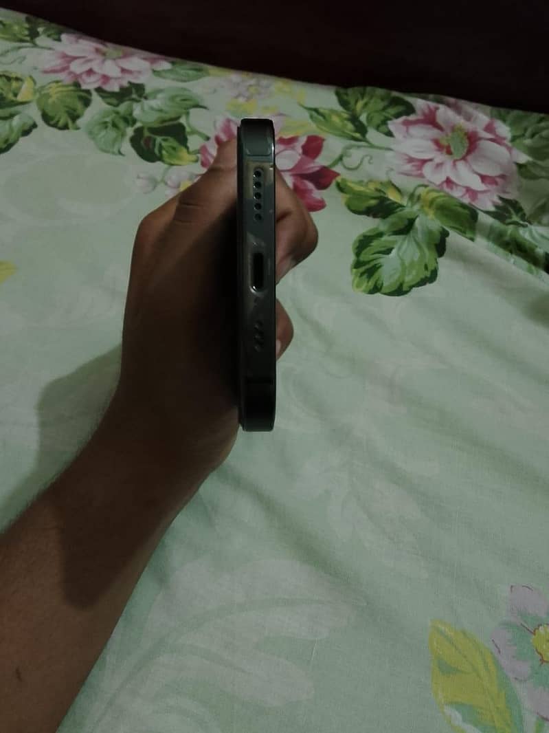 Apple iPhone 12 Pro 3
