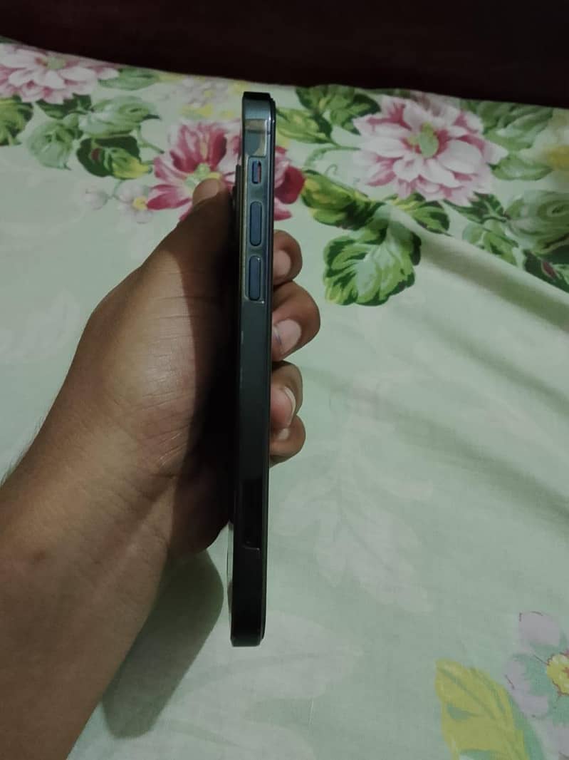 Apple iPhone 12 Pro 6