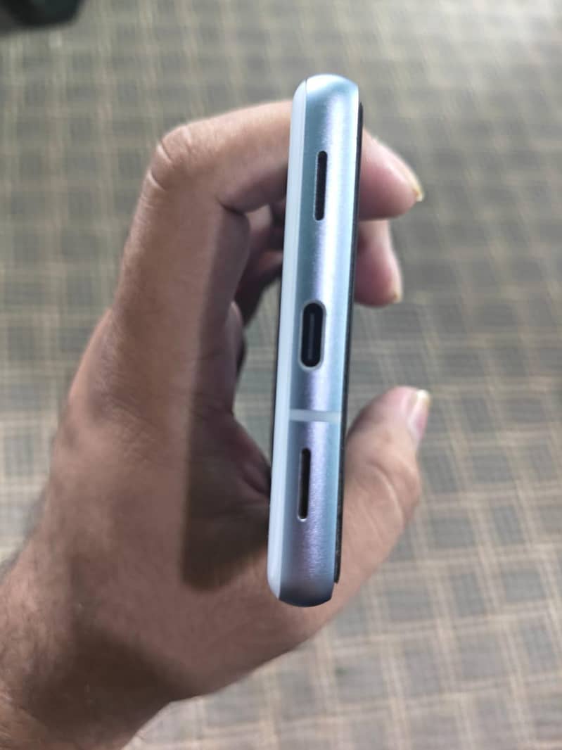 Google Pixel 7a 4