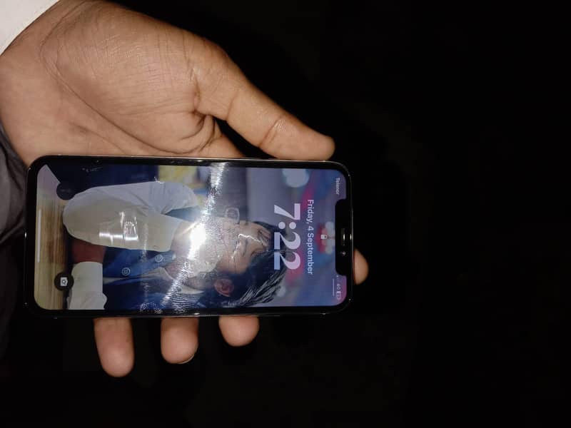 Apple iPhone X 3