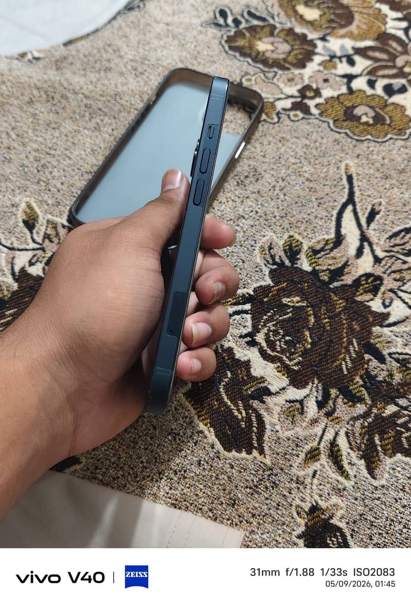 Apple iPhone 13 1