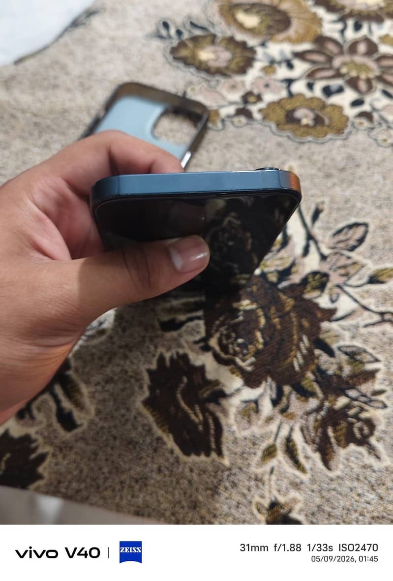 Apple iPhone 13 5