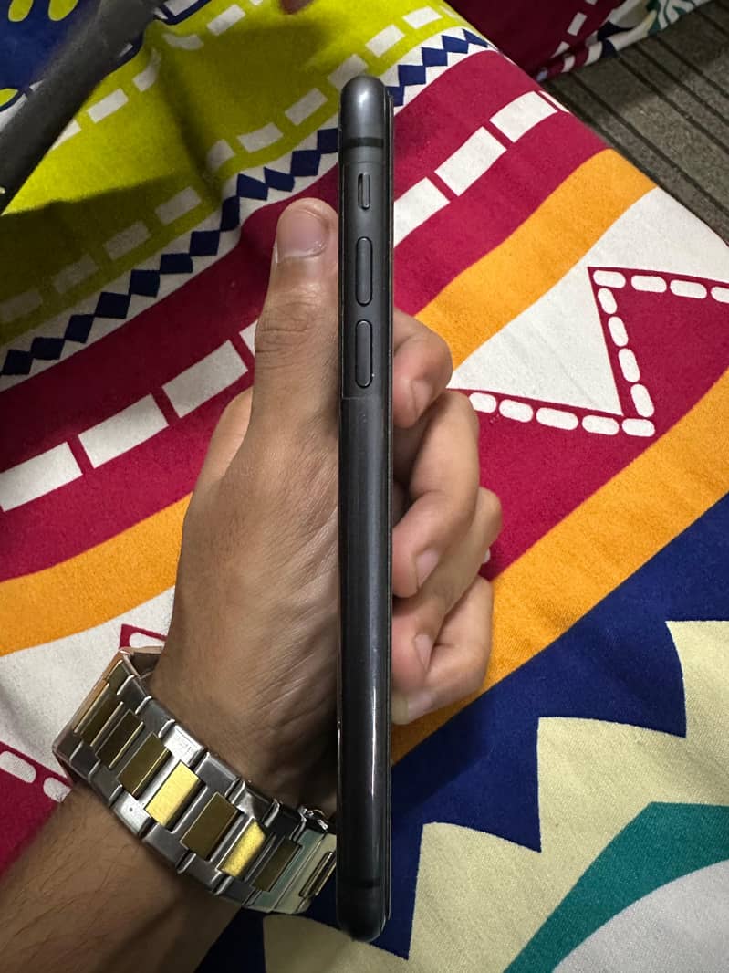 Apple iPhone 11 3