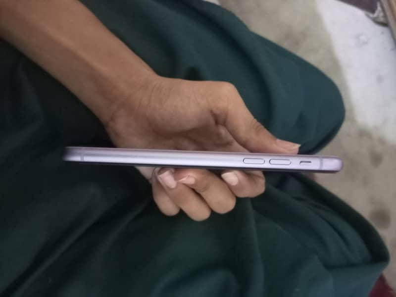 Apple iPhone 11 5