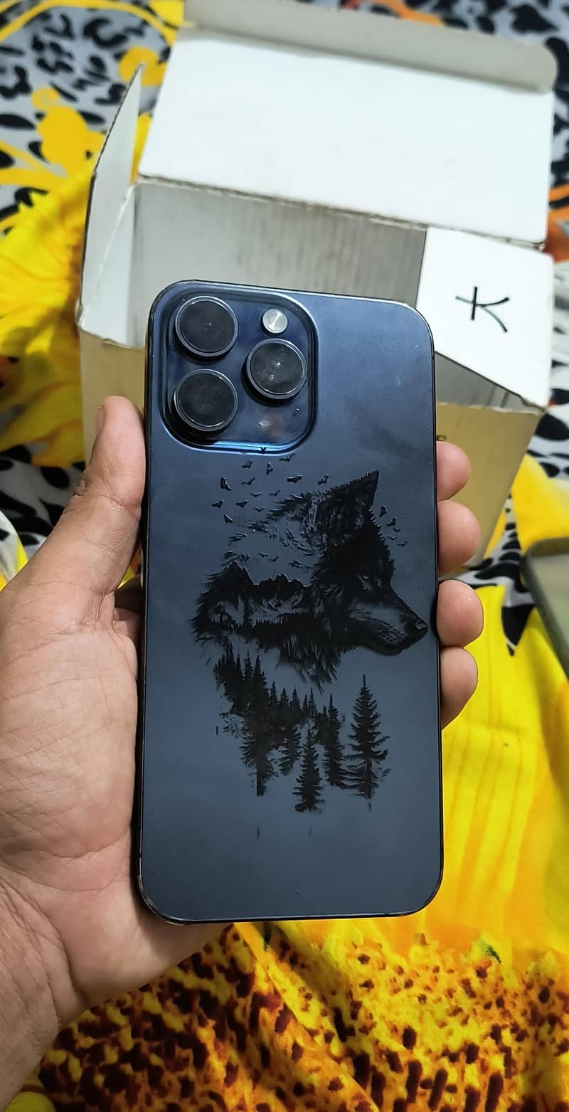 Apple iPhone 15 Pro Max 0