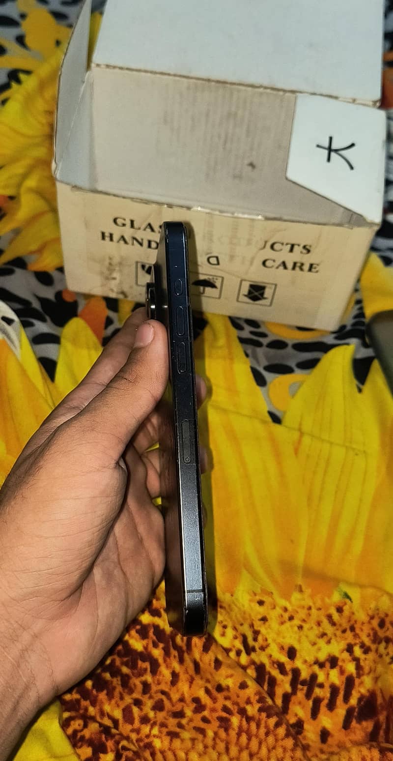 Apple iPhone 15 Pro Max 5