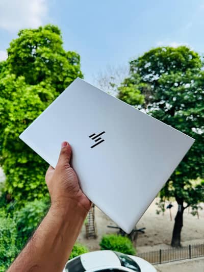 Hp Elitebook 845 G7 Ryzen 3 pro 8 gb ram ddr4 256 gb SSD.