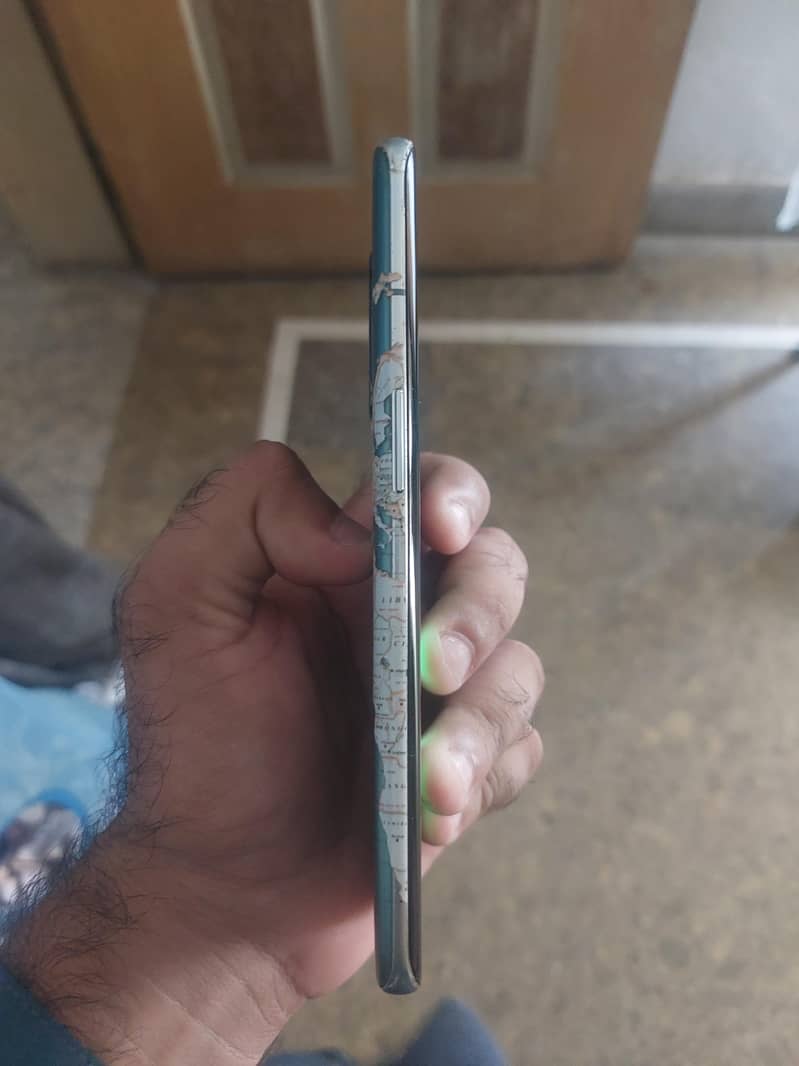 One Plus 10 Pro 4