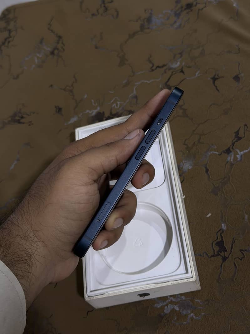 Apple iPhone 13 3
