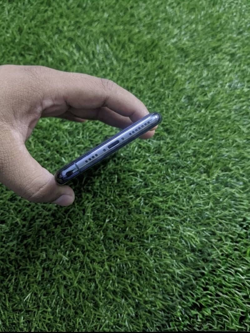 Apple iPhone 11 Pro Max 5