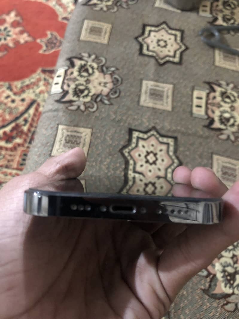 Apple iPhone 13 Pro 1
