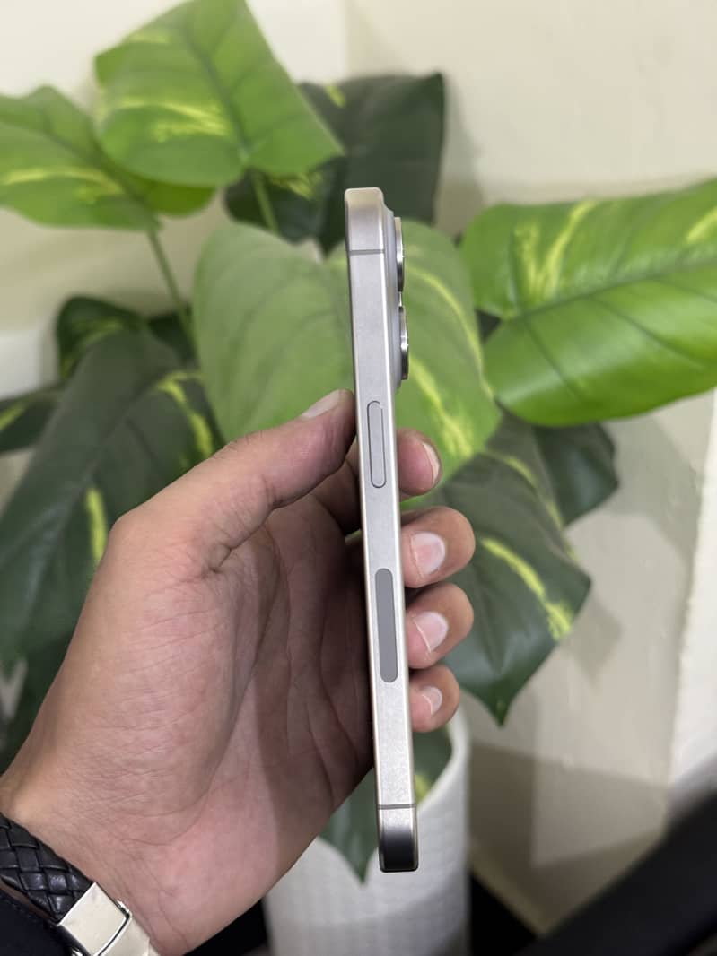 Apple iPhone 15 Pro 10