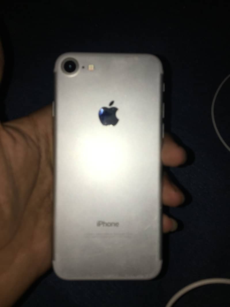 Apple iPhone 7 4