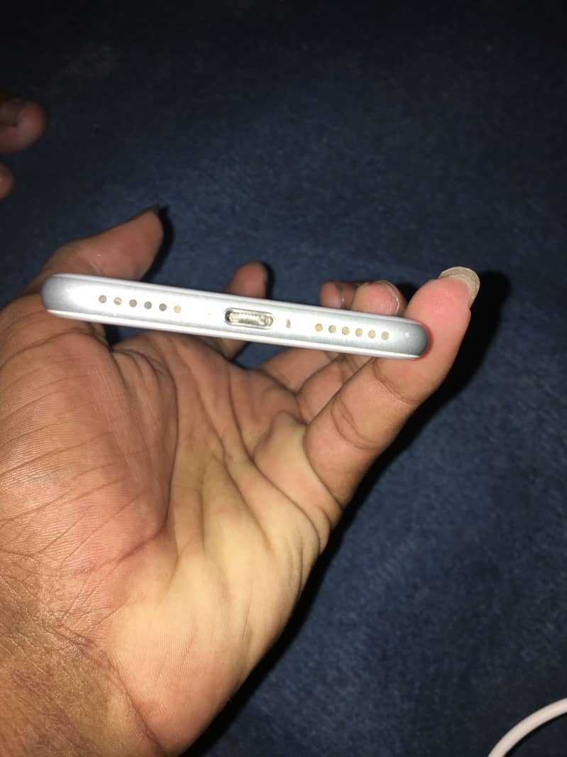 Apple iPhone 7 7
