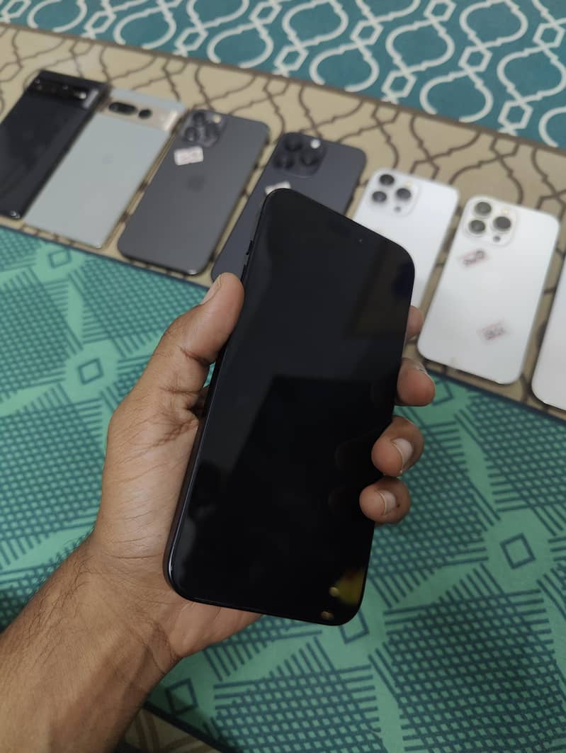 Apple iPhone 15 Pro Max 3