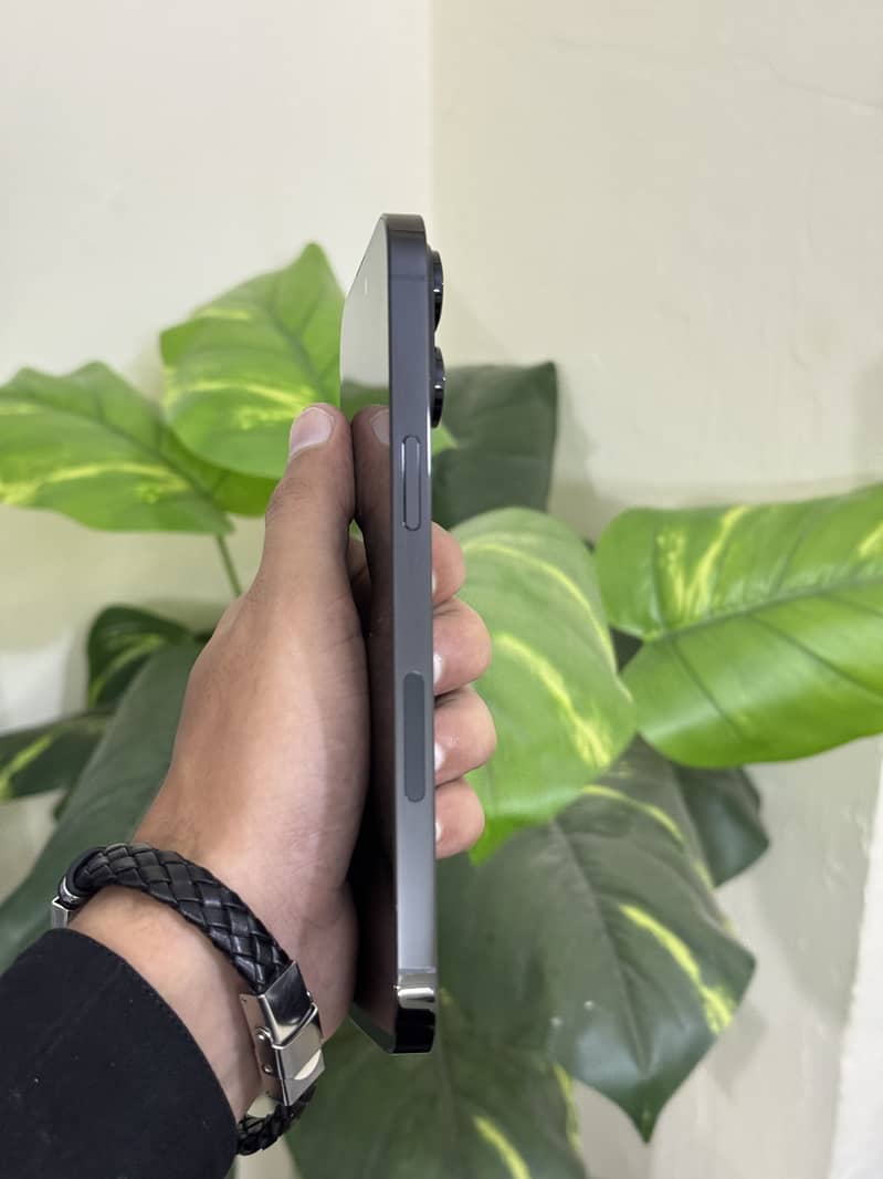 Apple iPhone 14 Pro Max 7