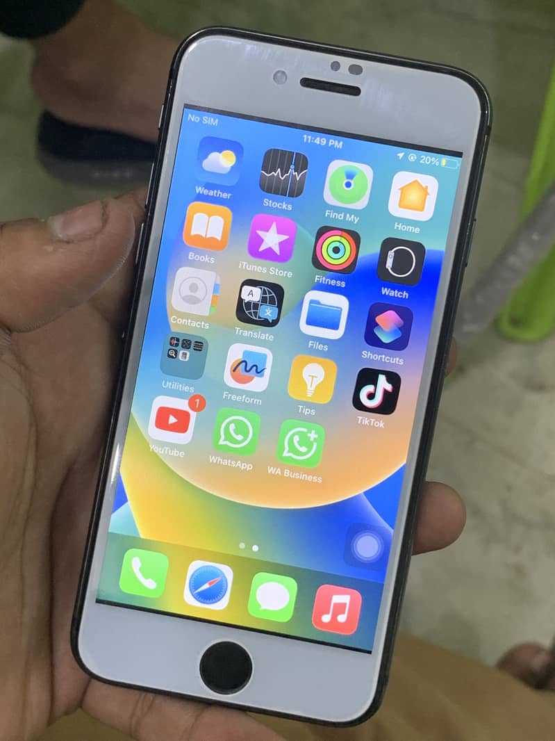 Apple iPhone 8 1