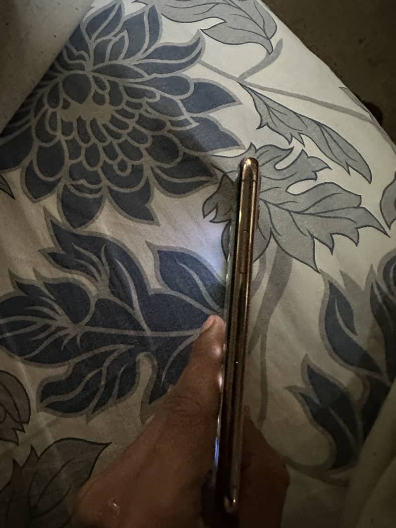 Apple iPhone 11 Pro 1