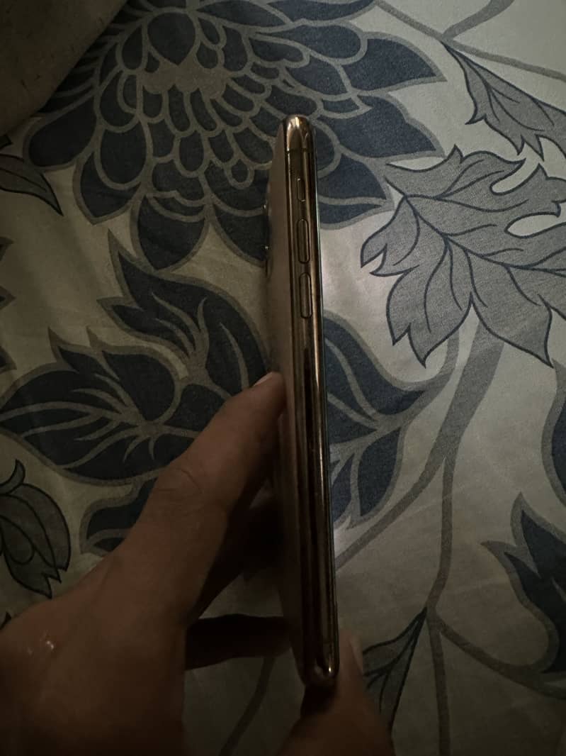 Apple iPhone 11 Pro 2