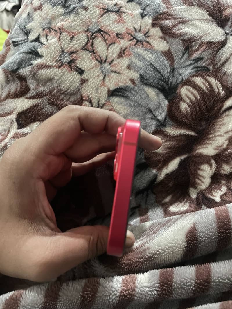 Apple iPhone 14 3