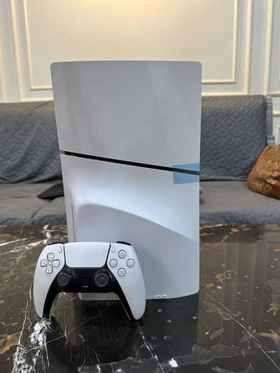 PS5 SLIM DISC VERSION - BRAND NEW/TURNED ON JUST ONCE!!