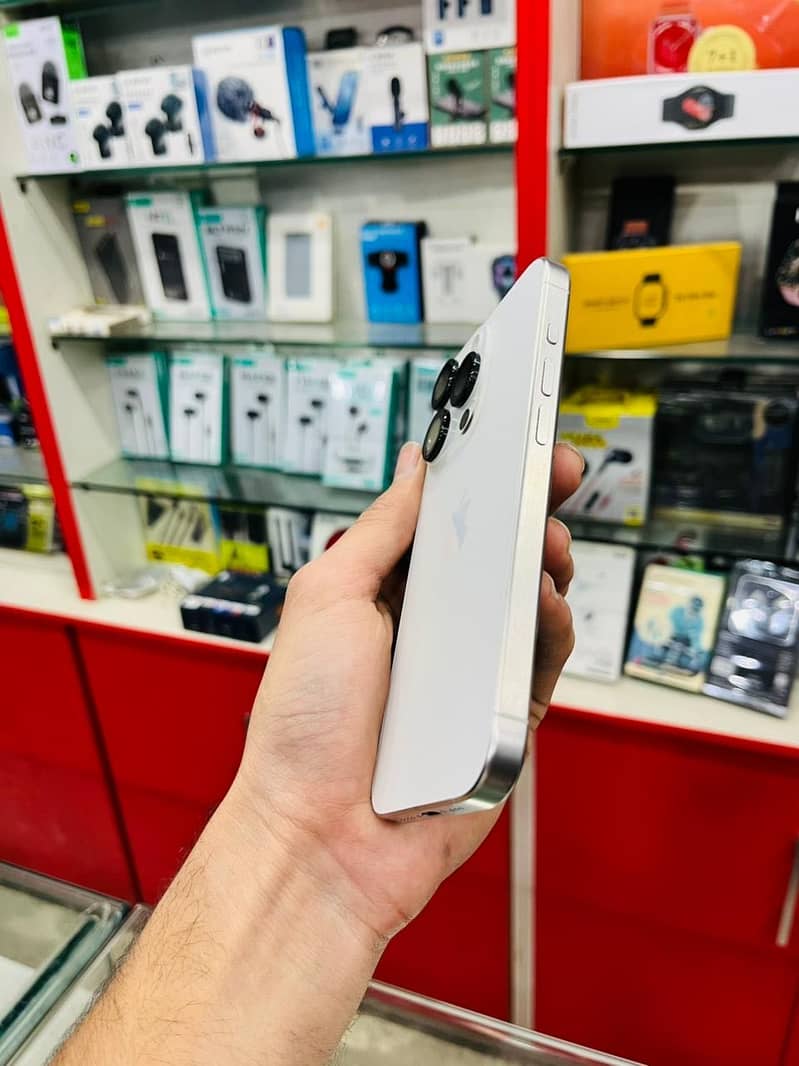Apple iPhone 15 Pro 8